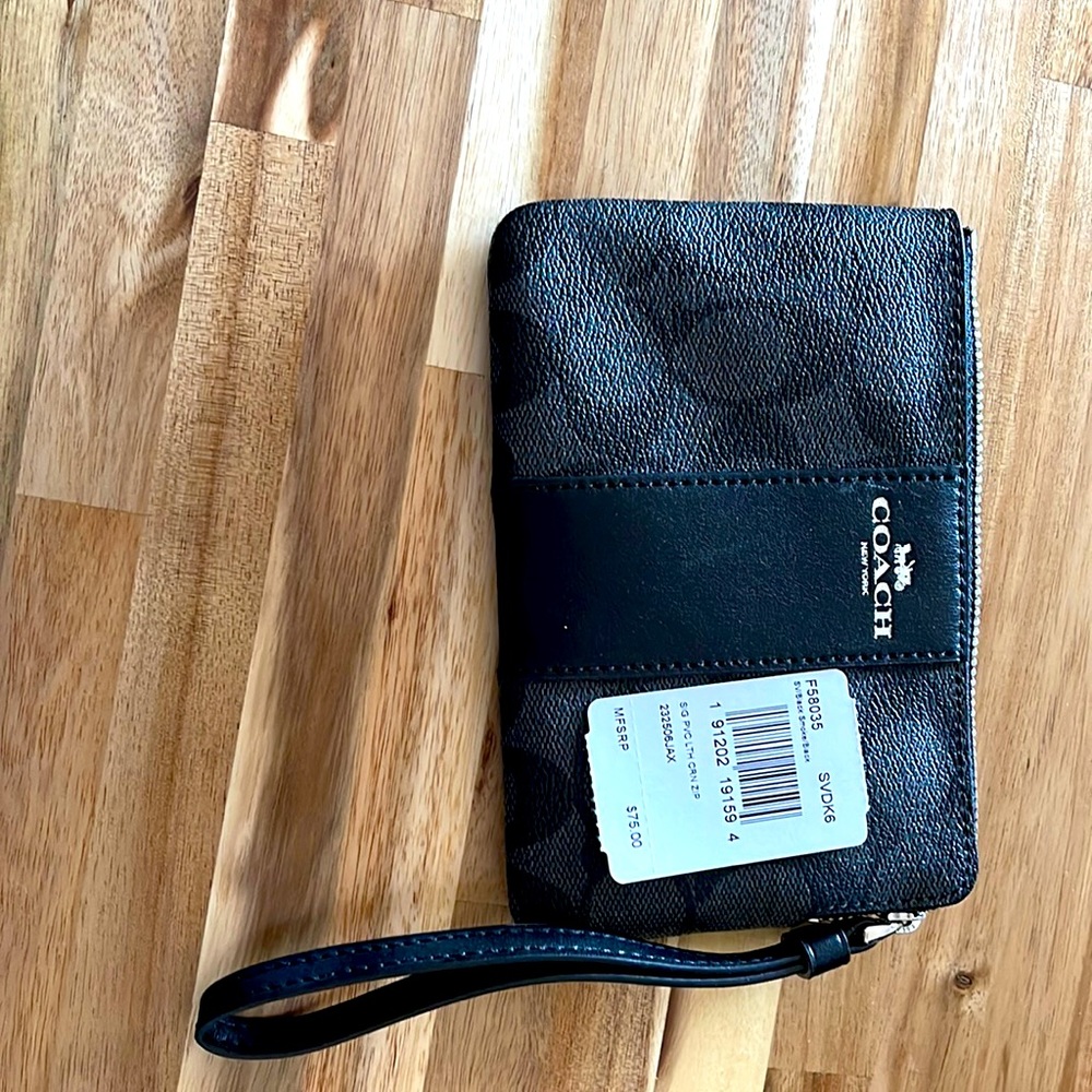 Wristlet